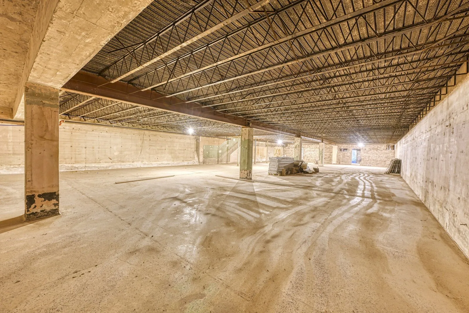 Cellar wide footprint at 237-245 Broad St